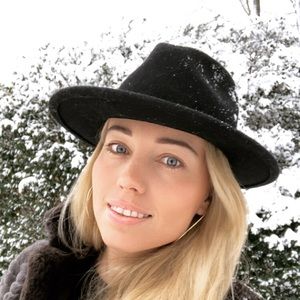 Meet your Posher, Tania